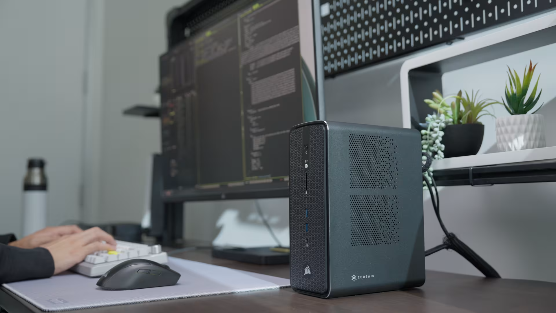 מחשב נייח מיני Corsair AI Workstation 300